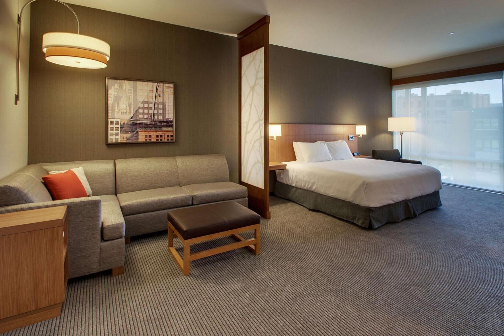 Hyatt Place Milwaukee Downtown Экстерьер фото