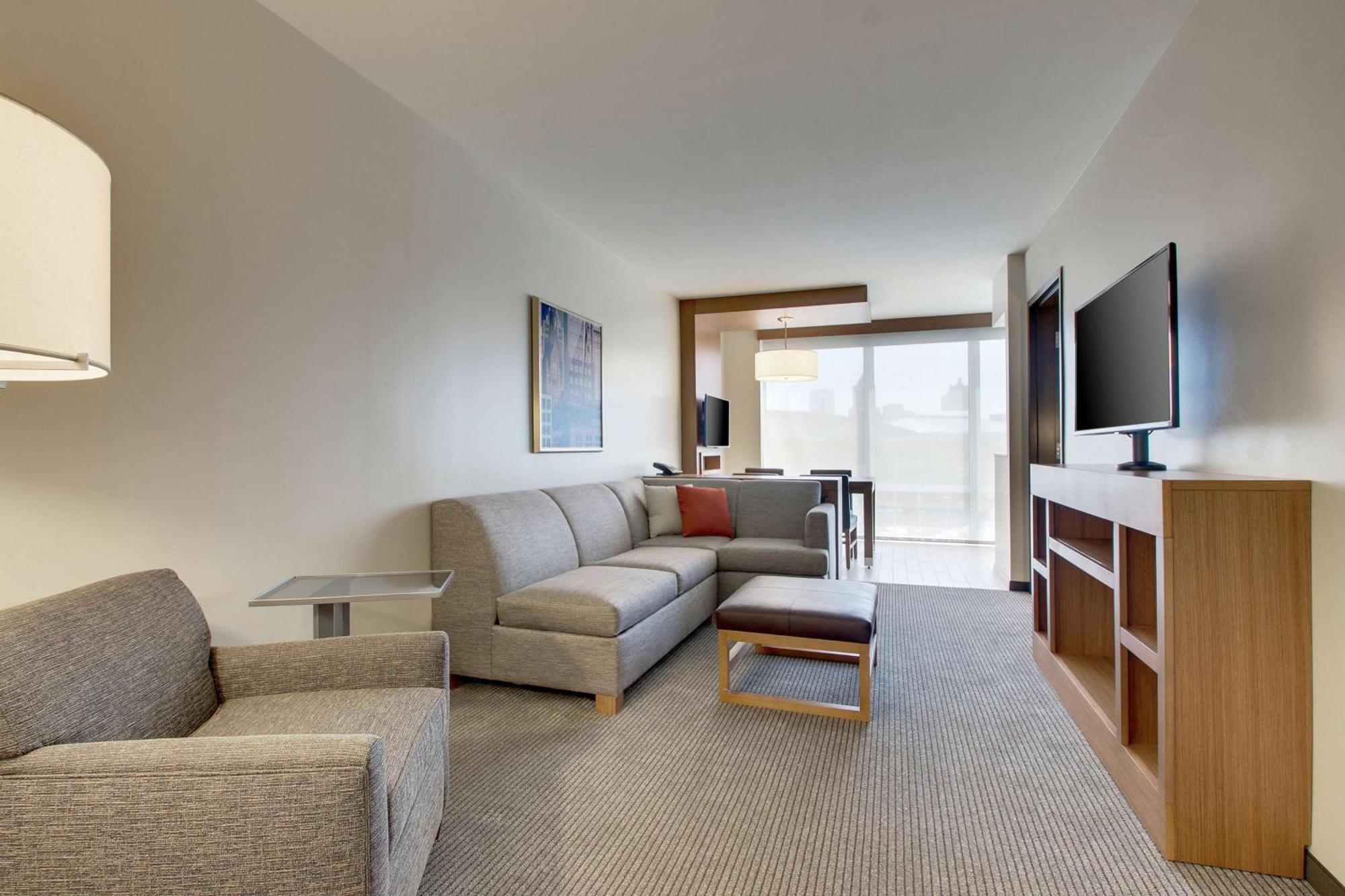 Hyatt Place Milwaukee Downtown Экстерьер фото